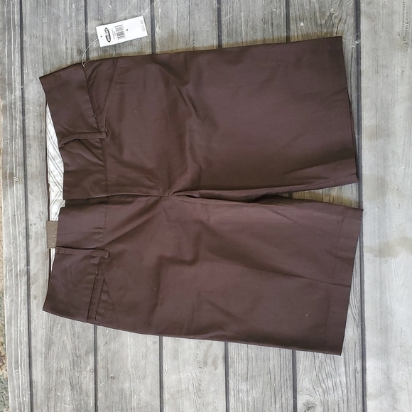 NWT Dark Brown Old Navy Mid Rise Shorts - Picture 1 of 4
